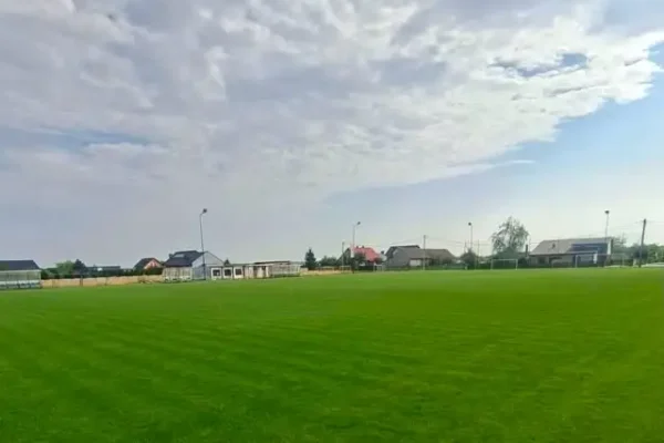 Klub sportowy zbiera środki na oświetlenie boiska – każda złotówka się liczy