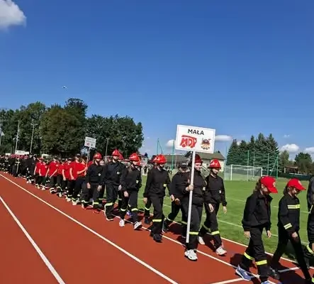 Młodzieżowe Drużyny Pożarnicze z Ropczyc rywalizowały w zawodach sportowo-pożarniczych