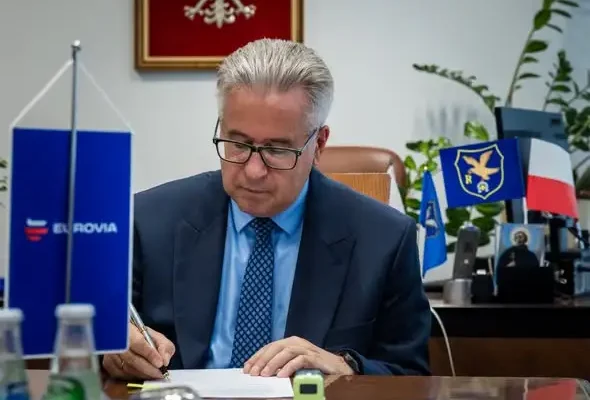 Ropczyce: umowa na budowę drogi pieszo-rowerowej przy ul. Skorodeckiego podpisana