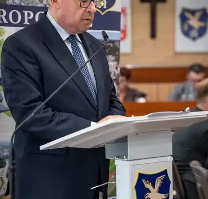 Ropczyce: monitoring, zdrowie, lodowisko i OSP – kluczowe decyzje XXXI sesji Rady Miejskiej