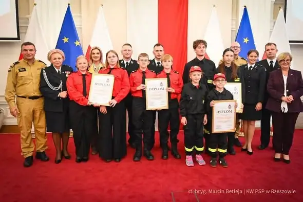 Młodzi druhowie z Ropczyc nagrodzeni w Rzeszowie za budowanie odporności społecznej