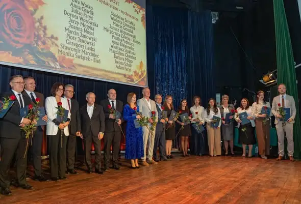 Dzień Edukacji Narodowej w Ropczycach – podziękowania dla nauczycieli i uczniów