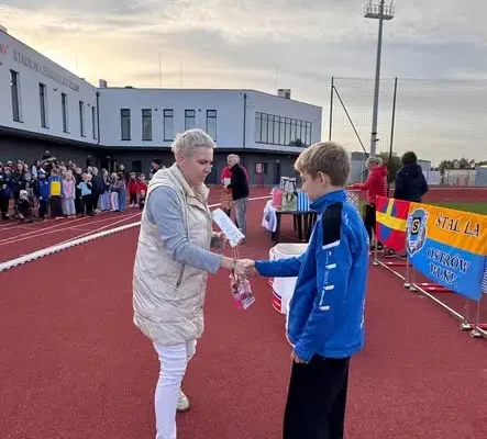 Młodzi piłkarze z OKS 1926 z medalami w Wielkopolskich Czwartkach Lekkoatletycznych