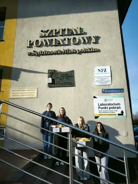 Uczniowie z Sędziszowa Małopolskiego podarowali herbaty i słodycze podopiecznym ZPO