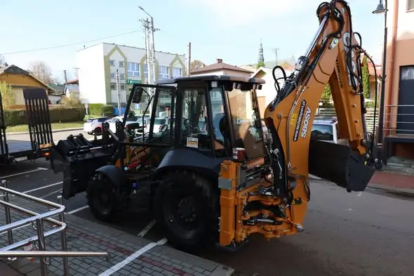 Nowa koparko-ładowarka CASE trafiła do Gminy Wielopole Skrzyńskie