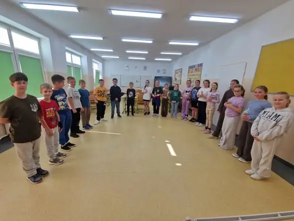 Dzień Chłopaka w klasie 4B – radosne świętowanie w Szkole Podstawowej nr 3 w Sędziszowie