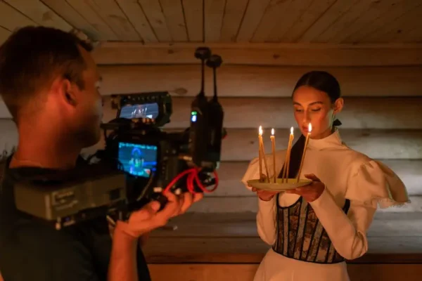 Nowa „Lalka” – Kamila Urzędowska jako Izabela Łęcka na planie filmowym